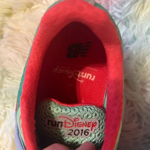 2016 RunDisney Ariel New Balance sneakers - Picture 4 of 4